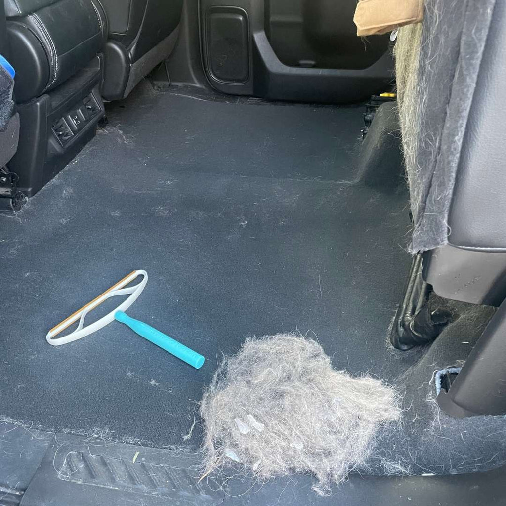Wide lint tool on carpet or a car seat